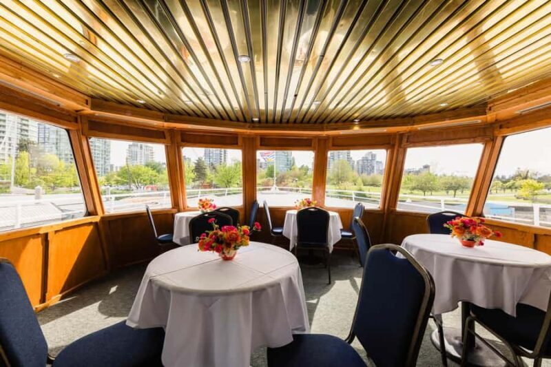 Vancouver: Breakfast with Santa - Quick Overview