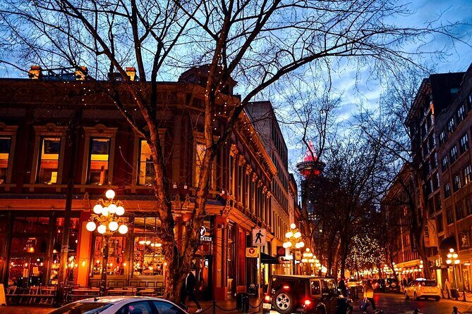 Vancouver Food Tour with 6 Tastings of Sushi, Poutine, Chocolate - Key Points