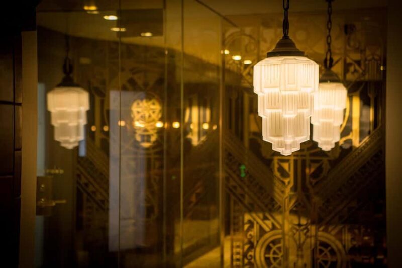 Vancouver: Holiday History and Hot Chocolate Tour - Secrets of the Hotel Vancouver (10 minutes)