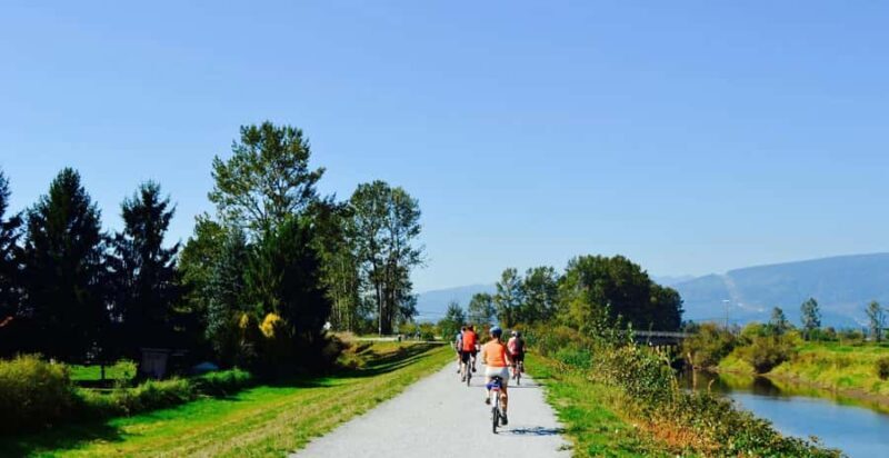 Vancouver: Lynn Canyon Park Hike & Pitt Meadows Bike Tour - Vancouver: Lynn Canyon Park Hike & Pitt Meadows Bike Tour