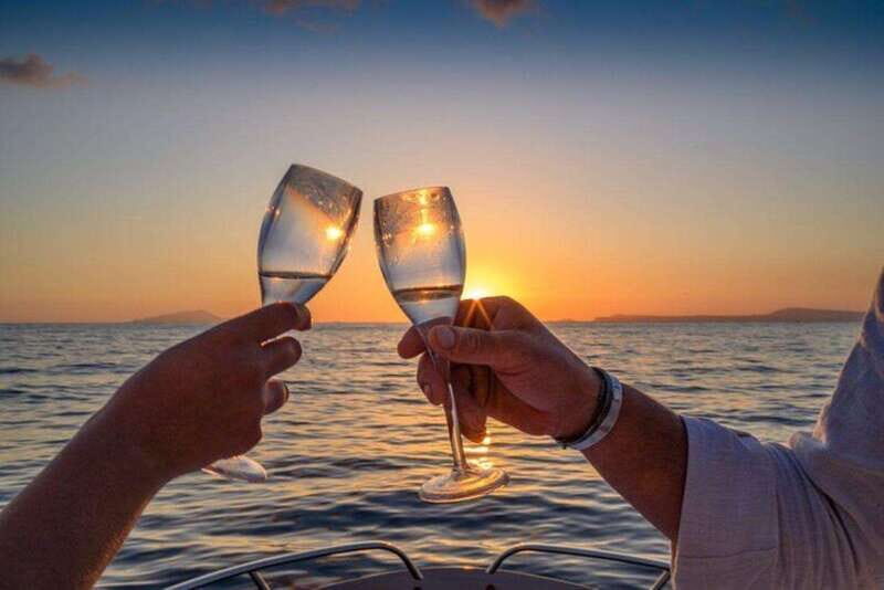 Vancouver: Sunset Boat Cruise with Complementary Bubbly - Key Points