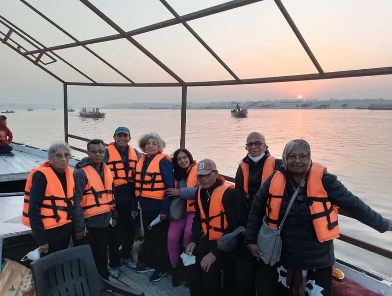 VARANASI BOAT RIDE: WITNESS SUNRISE SERENITY - Key Points