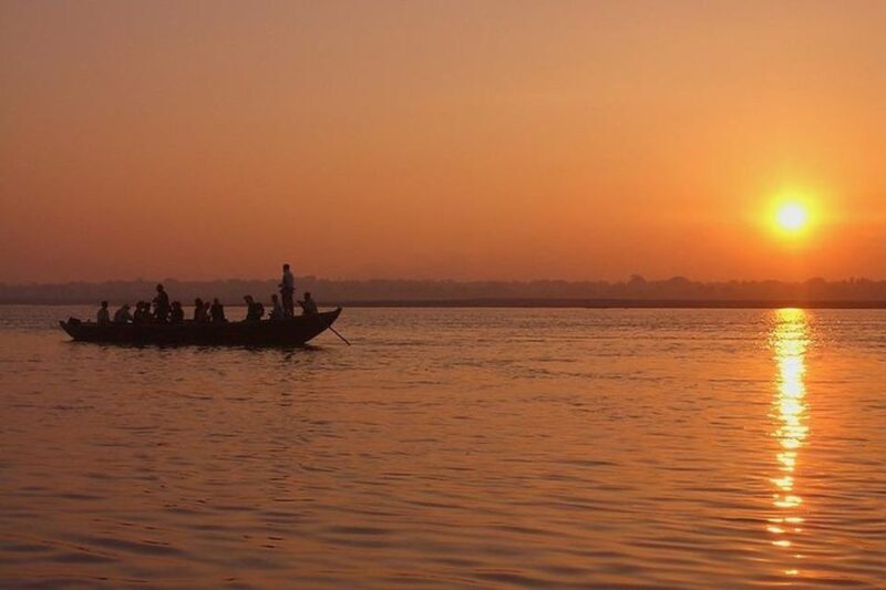 Varanasi: Evening Boat Ride and Ganga Aarti Experience - The Sum Up