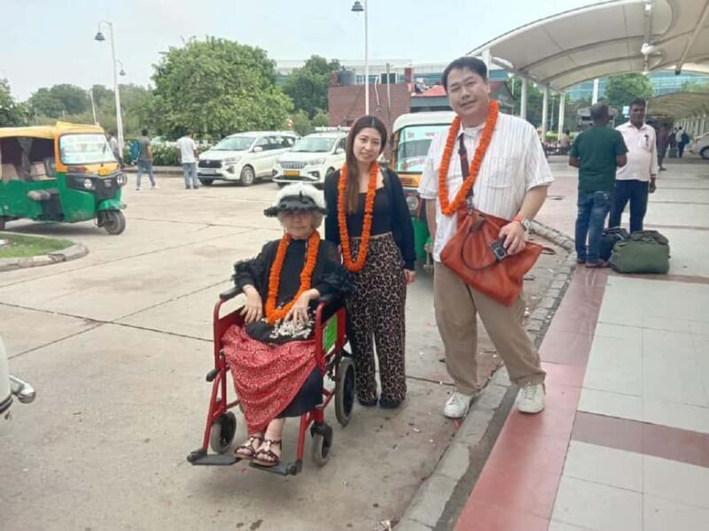 Varanasi: Full Day City Highlights Tour With Ganges Cruise - Exploring Varanasi: What You Can Expect from the Tour