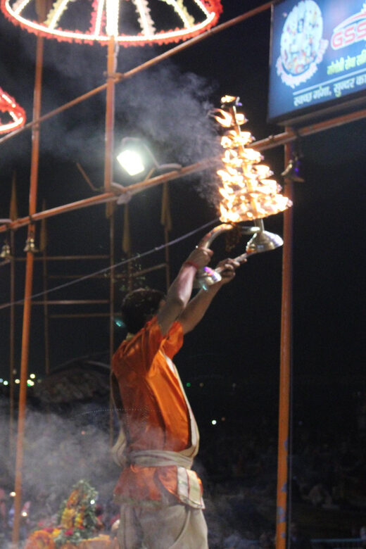 Varanasi: Ganga Arti Evening Light Ceremony on the Main Ghat - Key Points