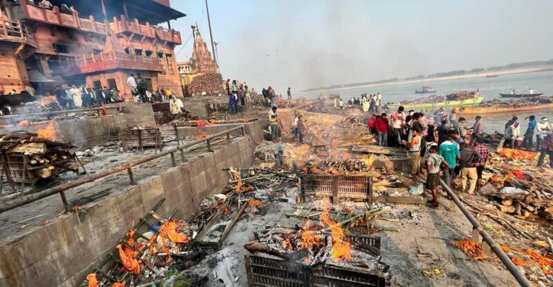 Varanasi: Manikarnika Ghat (Oldest Cremation Site) Tour - The Sum Up