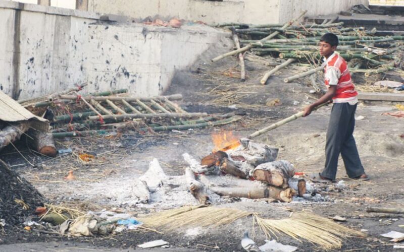 Varanasi: Sunrise Boat Ride w/ Ghats & Morning Rituals - Key Points