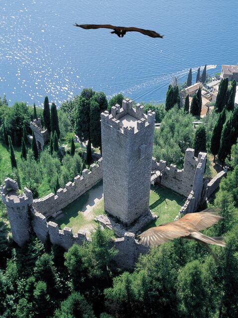 Varenna: Castello di Vezio Entry Ticket - Discovering Castello di Vezio: An Authentic Lake Como Experience
