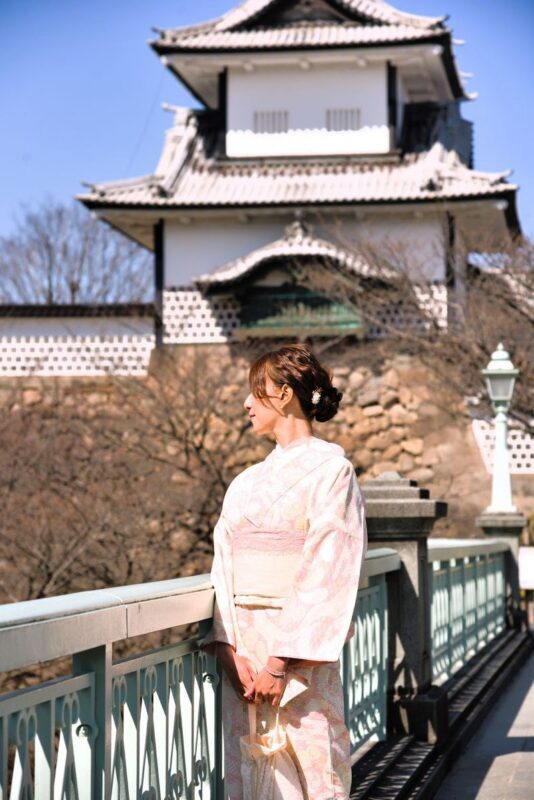 VASARA Kimono and Yukata Rental in Kanazawa - Getting dressed and ready to head out