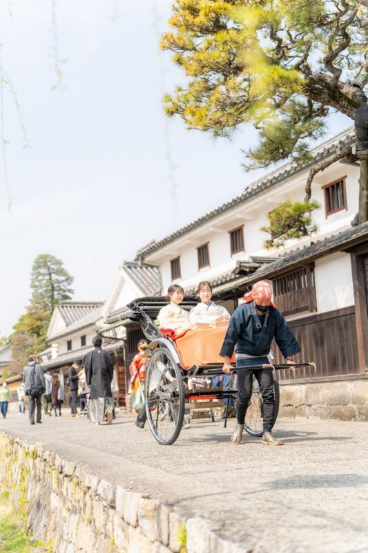 VASARA Kimono and Yukata Rental in Kurashiki - Taking your kimono through the Bikan Historical Quarter