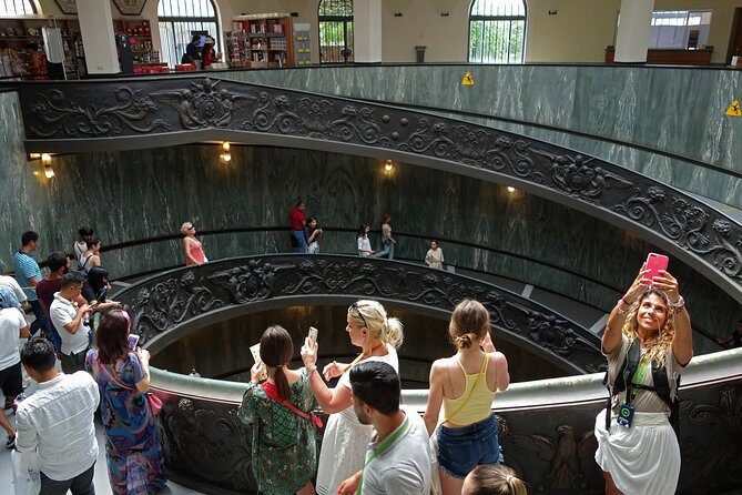Vatican Museum and Sistine Chapel Guided Tour | Group Tour - Exploring the Vatican: A Guided Tour for Art Lovers and History Buffs