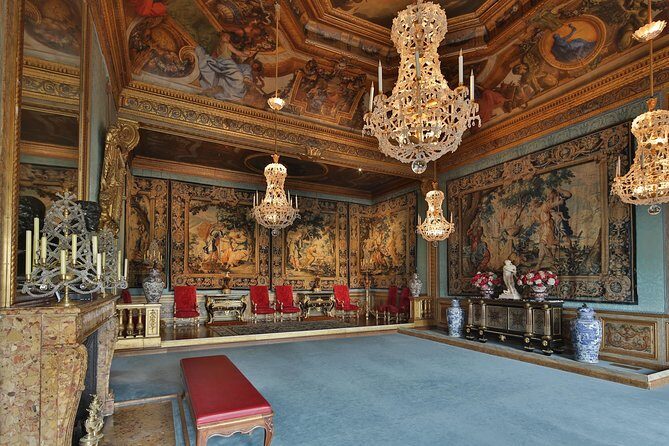 Vaux-le-Vicomte Castle Day Trip with Chateaubus Shuttle - In-Depth Look at the Vaux-le-Vicomte Day Trip Experience