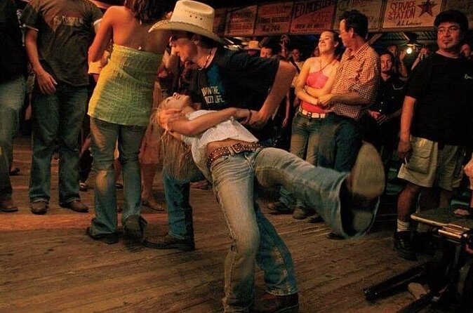 Vegas Country Bar Crawl: Party Bus & Drinks Included - The Sum Up