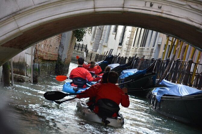 Venice: 60' Quick Kayak Tour with guide - Price and Value Analysis