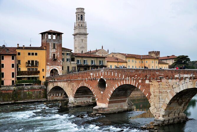 Venice and Verona Full Day Tour by Train from Milan - Guides and Group Size