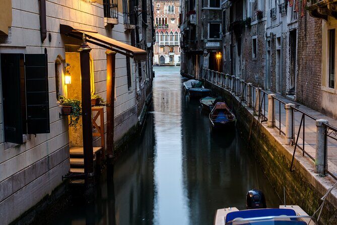 Venice at Sunset: Crimes, Legends and Mysteries - FAQ