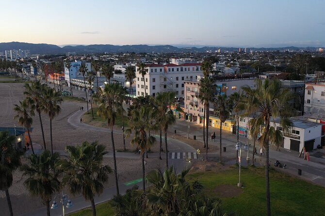 Venice Beach Boardwalk Roller Skating Experience and Tour - Exploring Venice Beach on Wheels: An Insider’s Perspective