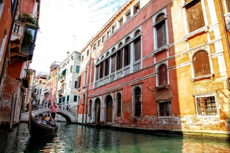 Venice: Gondola Ride with Live Guide or Audio Guide - The Sum Up