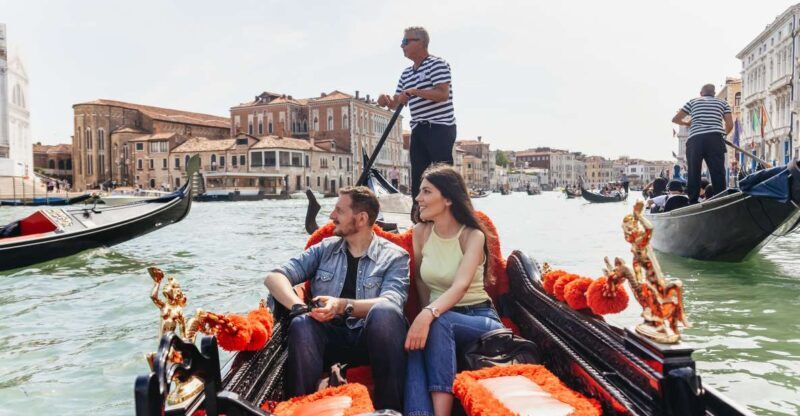 Venice: Grand Canal Gondola Ride with App Commentary - A Deep Dive into the Venetian Gondola Experience