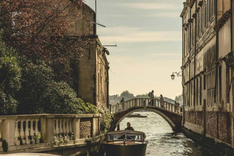Venice: Guided Boat Tour to Murano and Glass Blowing - Key Points