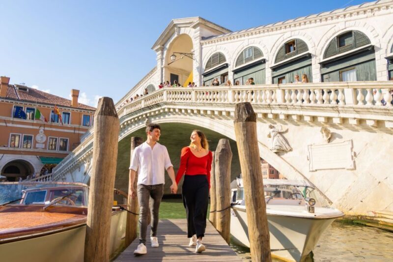 Venice: Professional Photoshoot at the Rialto Bridge - A Detailed Look at What to Expect