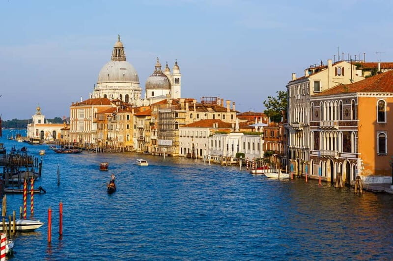Venice: Romantic Shared Gondola Serenade on the Grand Canal - A Closer Look at the Venice Gondola Serenade Tour