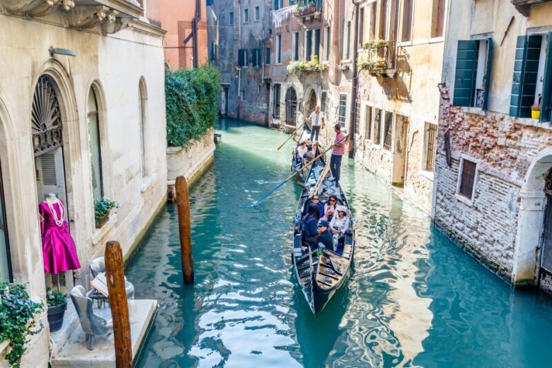 Venice: Traditional Shared Gondola Ride - Key Points