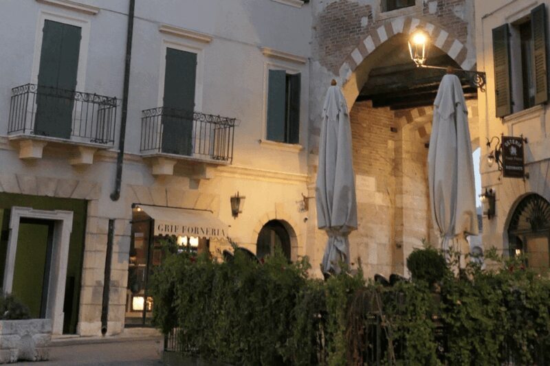 Verona Awakens: Early Morning Walking Tour - Practical Tips for Your Early Morning Walk