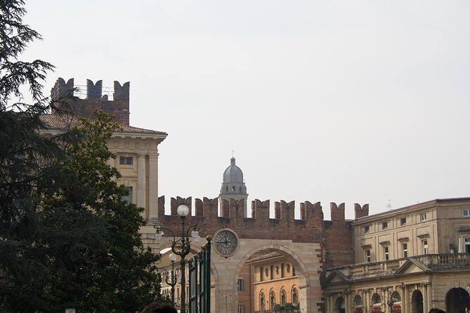 Verona City Sightseeing Walking Tour of Must-See Sites with Local Guide - Who Should Consider This Tour?