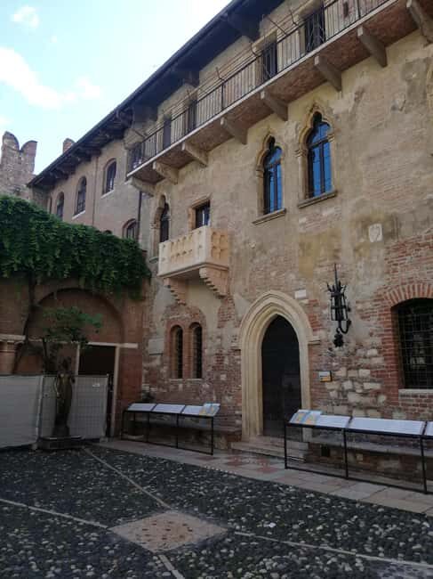 Verona Highlights Small Group Tour With an Expert Guide - What Makes This Tour Stand Out?