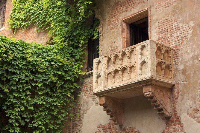 Verona & Lake Garda with boat ride. Full day tour from Milan - An Authentic Day Trip to Verona & Lake Garda from Milan