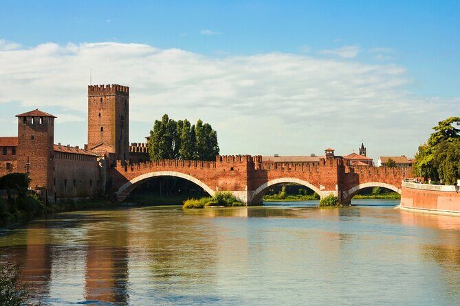 Verona Walking Tour with an APP - Exploring Verona at Your Own Pace: The Self-Guided Walking Tour with an App