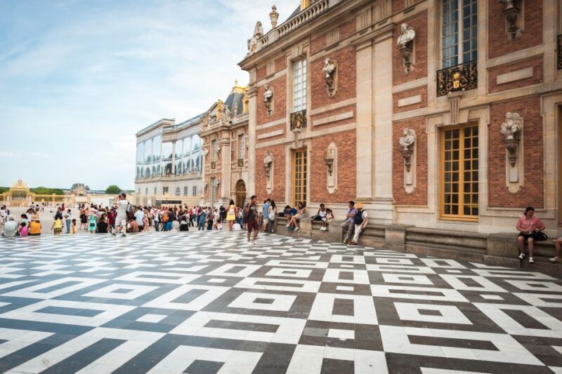 Versailles Bike Tour with Palace & Queen Farm Entrance - Cycling Through Versailles Gardens and Grounds