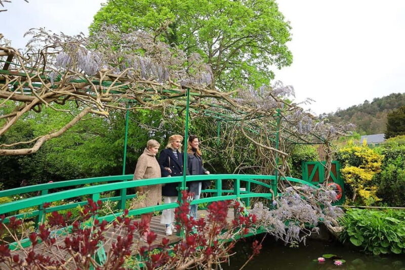 Versailles & Giverny from Paris PRIVATE TOUR with PHOTOSHOOT - Authentic Experiences and Practical Details