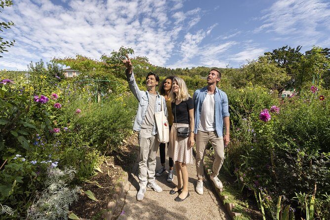 Versailles Palace and Giverny Monet House Guided Visit with Lunch - A Closer Look at the Tour Itinerary
