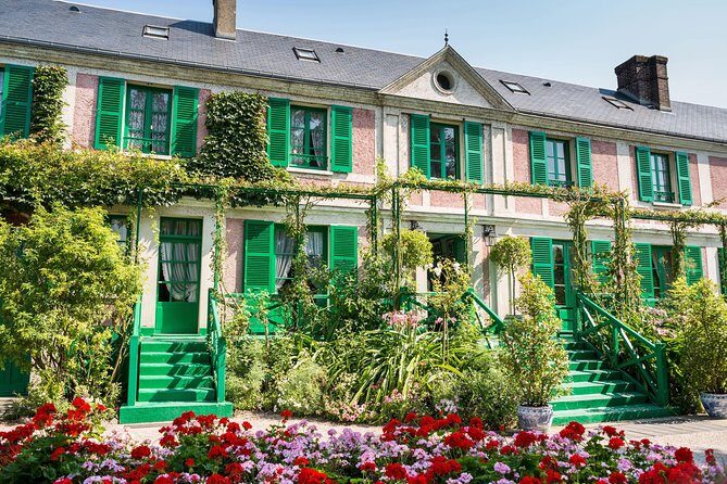 Versailles Palace and Giverny Monet House Guided Visit with Lunch - Frequently Asked Questions