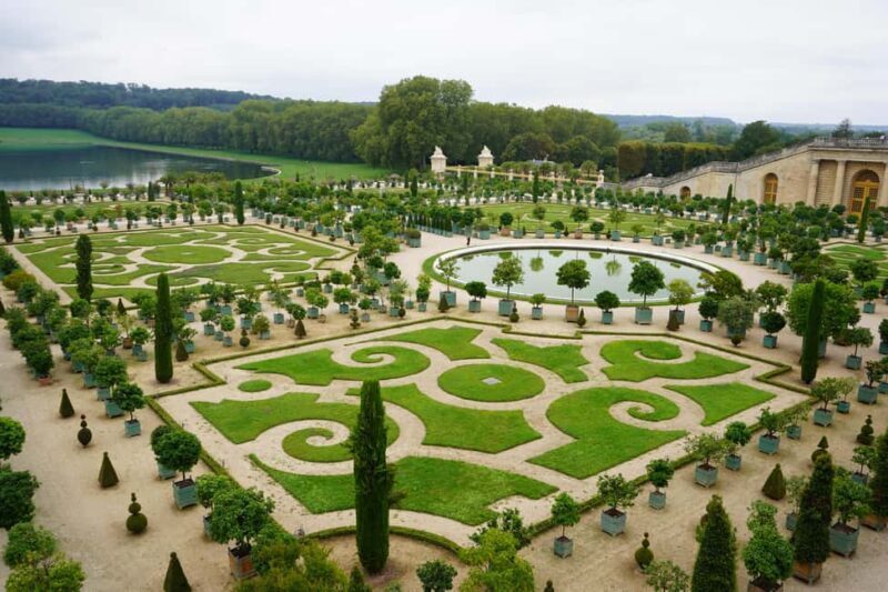 Versailles Palace and Giverny Private guided tour from Paris - A Detailed Look at the Tour