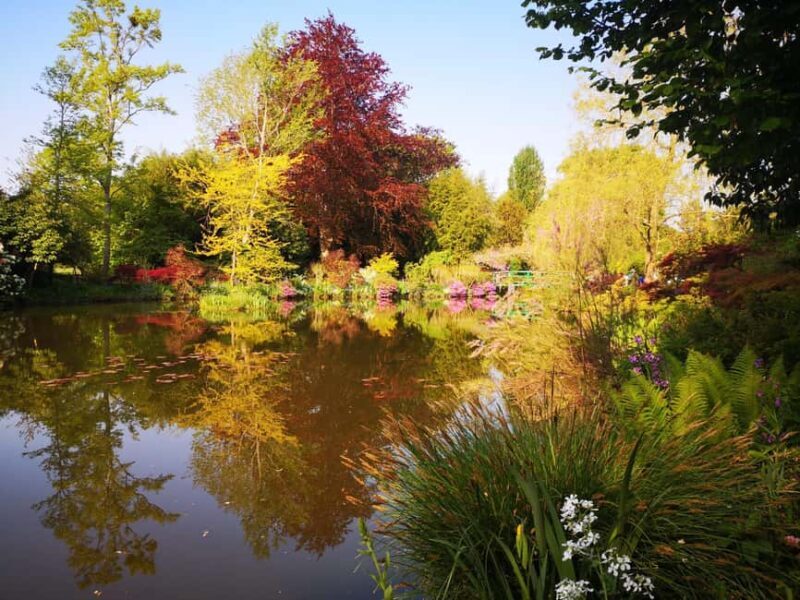 Versailles Palace and Giverny Private guided tour from Paris - Who Should Consider This Tour?