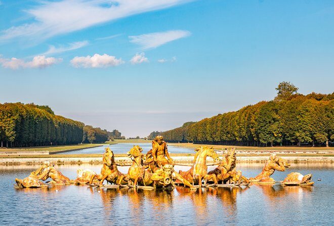 Versailles Palace and Trianon Guided Day Tour from Paris - The Trianons and Queen’s Hamlet: Private Retreats