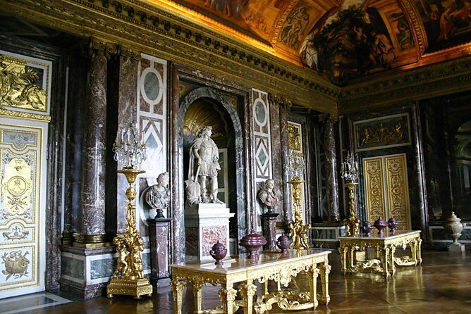 Versailles Palace and Trianon Guided Day Tour from Paris - Detailed Itinerary Breakdown