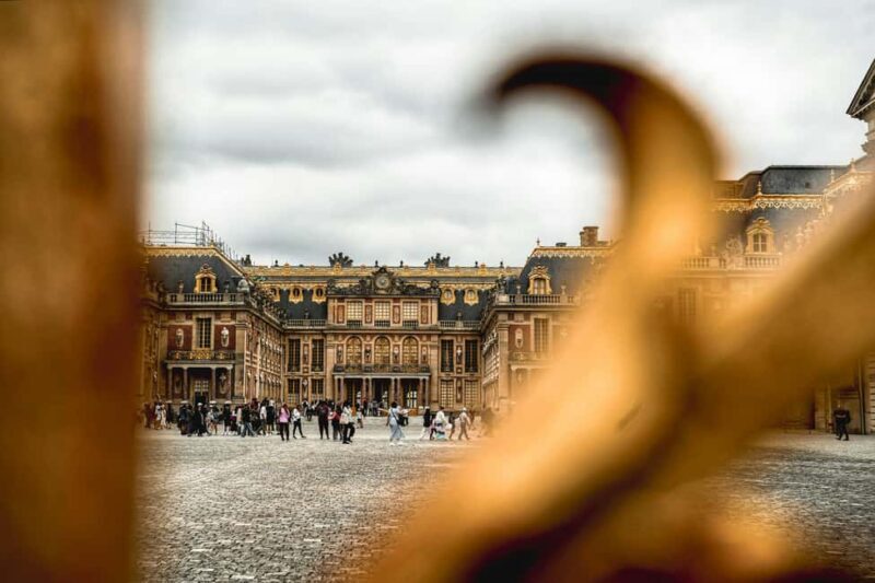 Versailles Palace Guided Experience and Gardens Entry 10 PPL - Key Points