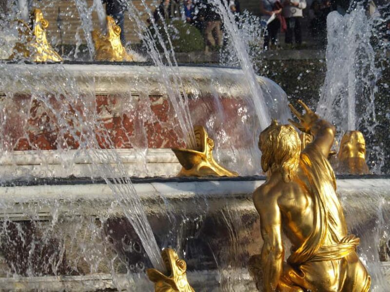 Versailles Palace Guided Experience and Gardens Entry 10 PPL - Who Will Get the Most Out of This Tour?
