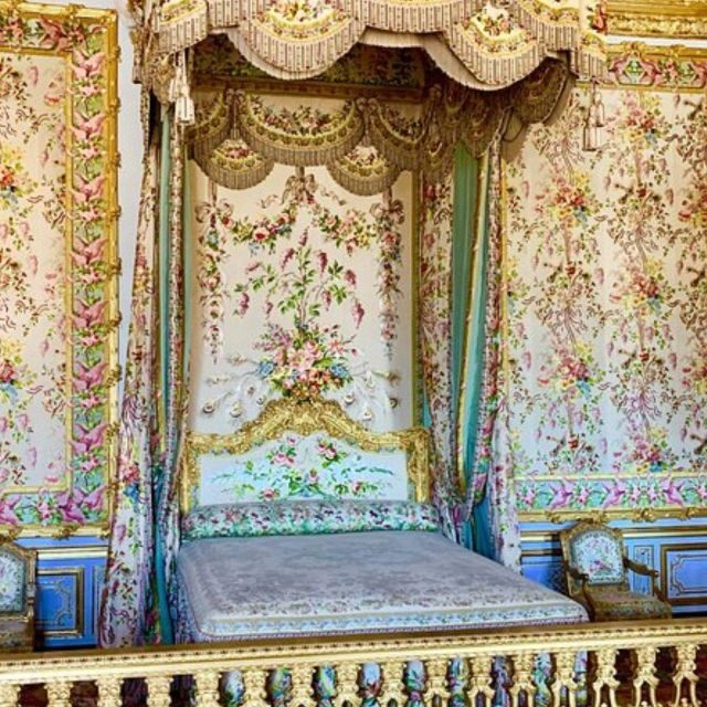 Versailles Palace Skip The Line Access Half Day Private Tour - Exploring Versailles: What to Expect on this Private Tour