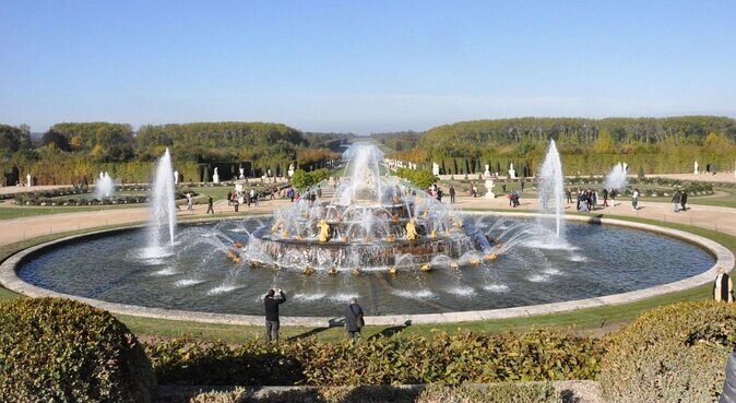 Versailles: Path of the Heroes on original electrics 2 wheels - Key Points