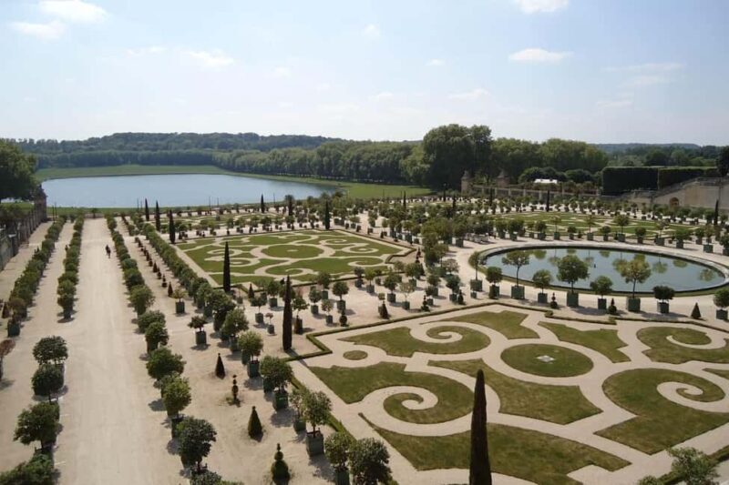 Versailles: Royal Palace & Gardens Private Golf Cart Tour - Who Should Consider This Tour