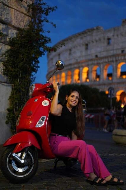 Vespa Voyage: Scenic Routes of Rome - Exploring the Details: A Closer Look at the Vespa Voyage