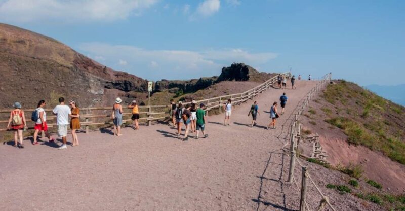 Vesuvius and Pompeii Transfer + Entrance for the Vesuvio - Exploring the Vesuvius and Pompeii Experience