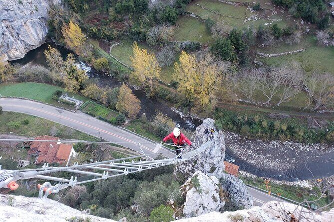Via ferrata Stairway to heaven in La Hermida - Key Points