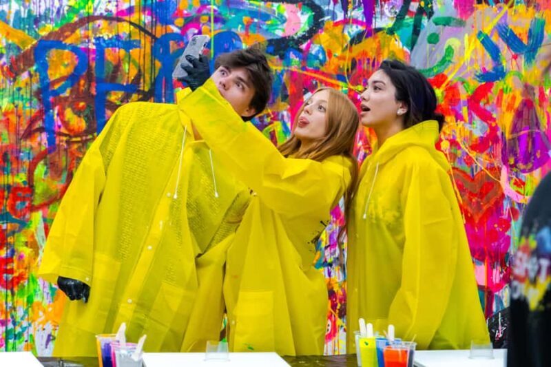 Vibrant Adult Art Party in Los Angeles - Who Should Consider This Experience?