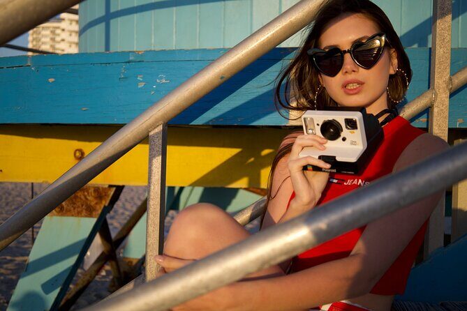 Vibrant Photoshoot with Miami Signature Backdrops - Key Points